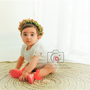 نمونه عکاسی کودک در آتلیه نورا